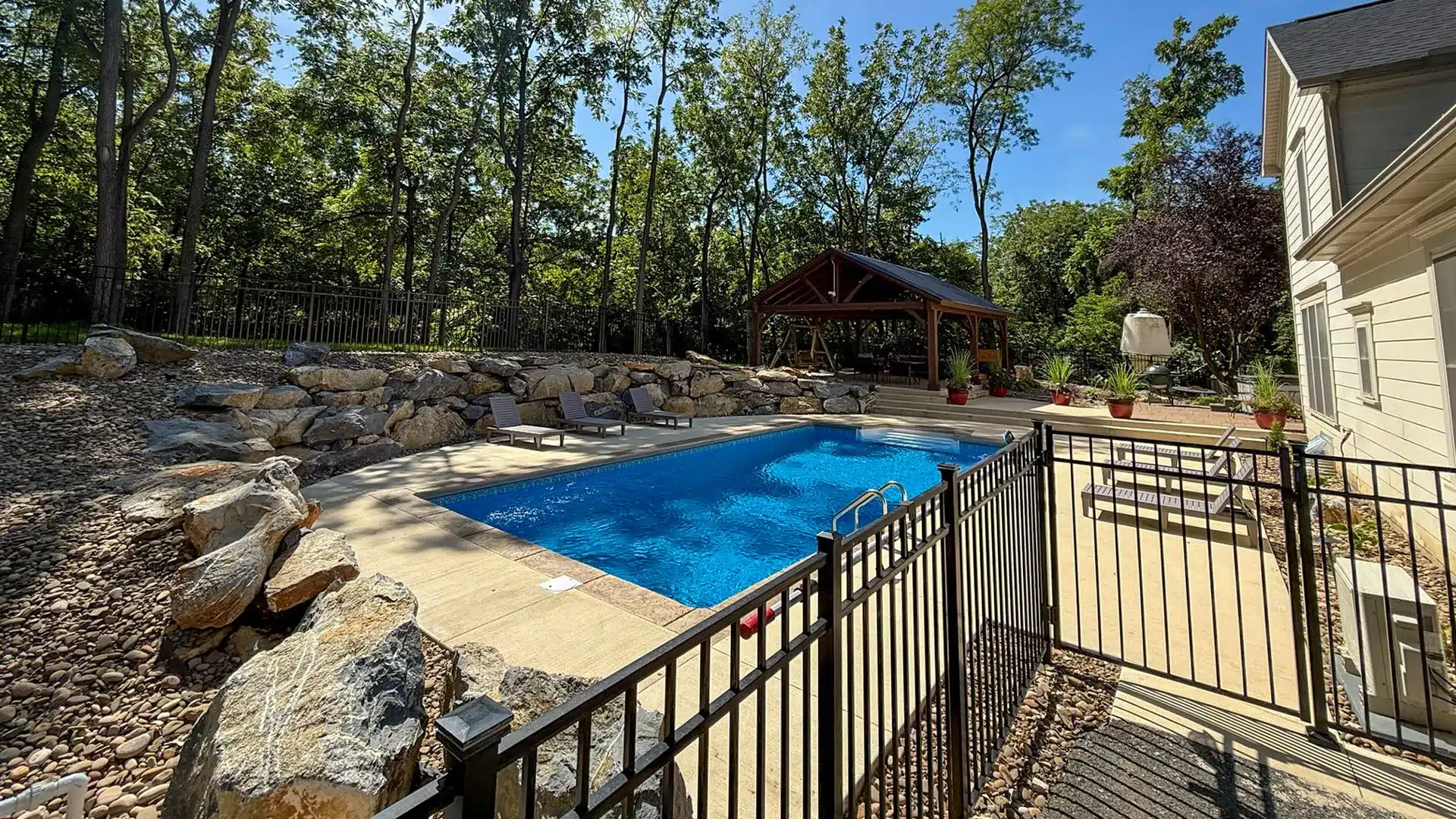 Newville Sport Pool & Pavilion